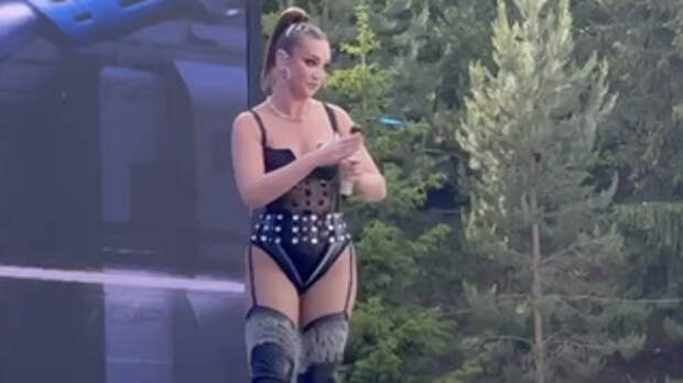 Ольга Бузова на VK Fest в Уфе / Кадр: t.me/rahmadinurov