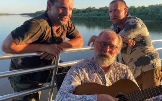 Федор Добронравов и его сыновья