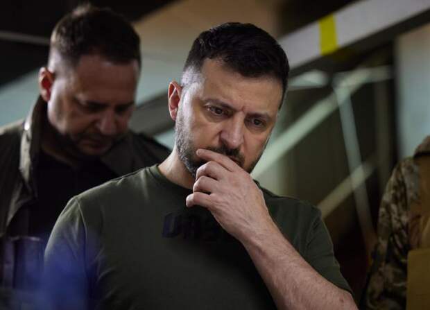 Зеленский пообещал, что Украина "обязательно вернётся в Донецк" Зеленский пообещал, что Украина "обязательно вернётся в Донецк"