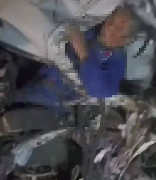 Жуткое ДТП в Раздольном: водитель заблокирован в искорёженном грузовике