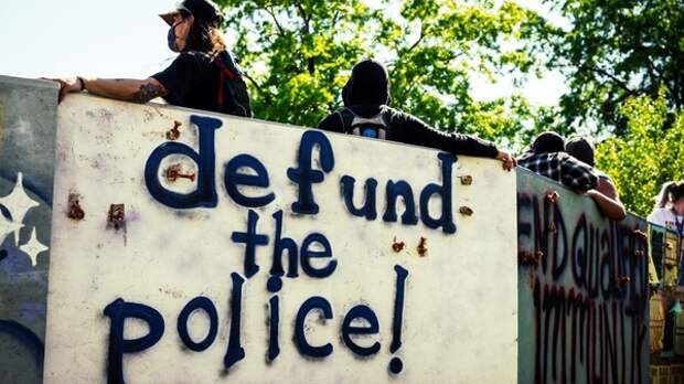 Целое подразделение полиции Портленда подало в отставку в знак протеста