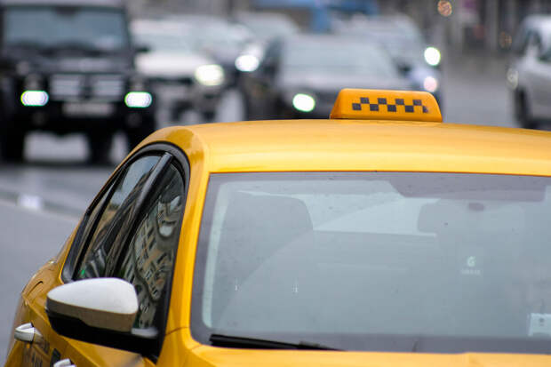 В ХМАО пассажирка обвинила таксиста в вымогательстве