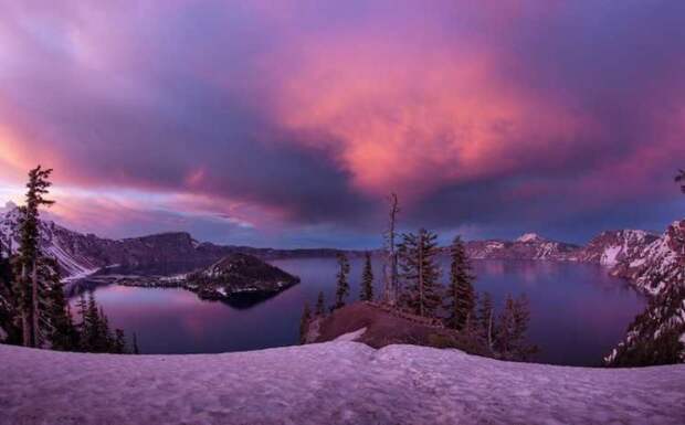 Кратерное озеро, штат Орегон. Автор: Bun Lee.
