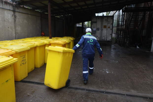 В Петербурге экологические службы собрали 13 тонн опасных отходов за неделю