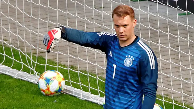 Нойер установил рекорд по количеству сухих матчей за сборную Германии по футболу
