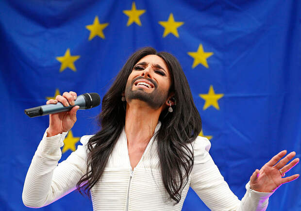Кончита Вурст - символ того, что "песня для Европы уже спета" (изображение взято из открытых источников)