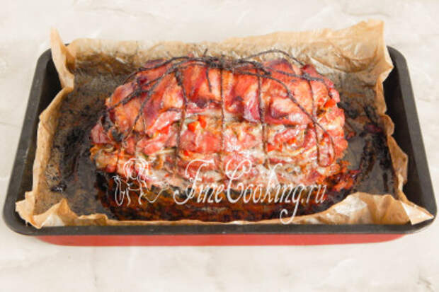 Запекать слоеное мясо нужно в заранее прогретой духовке при 180-190 градусах около 1,5 часов