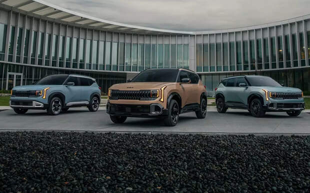 Kia обновила свои кроссоверы и представила уникальный автомобиль для инвалидов