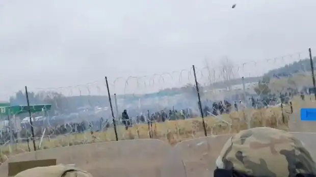 Лавров обвинил ЕС в двойных стандартах в ситуации с мигрантами на границе Польши