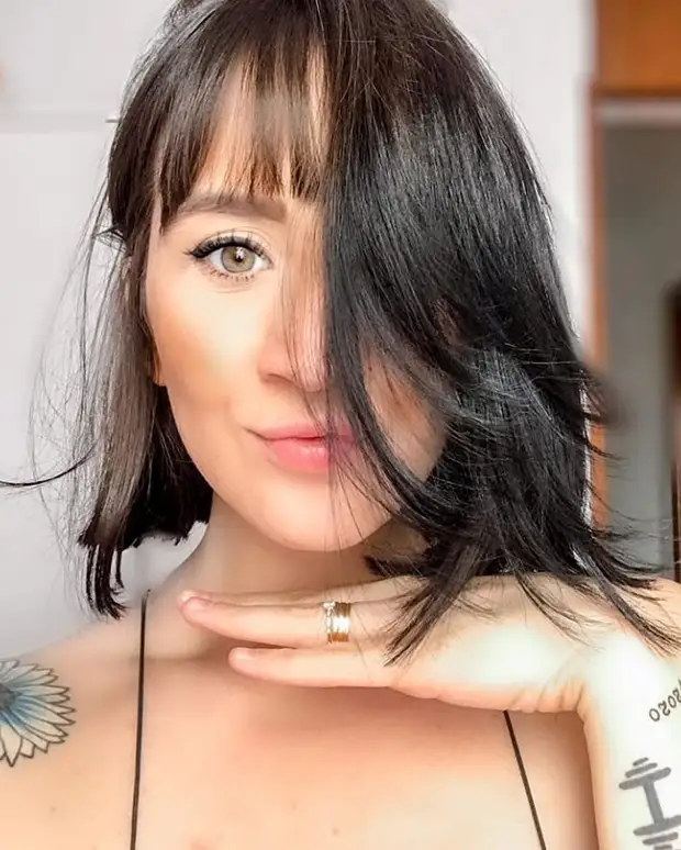 Темные стрижки с челкой 2021: сногсшибательные идеи на разную длину волос