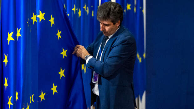 Полянский обвинил Запад в попытке затянуть весь мир на дно