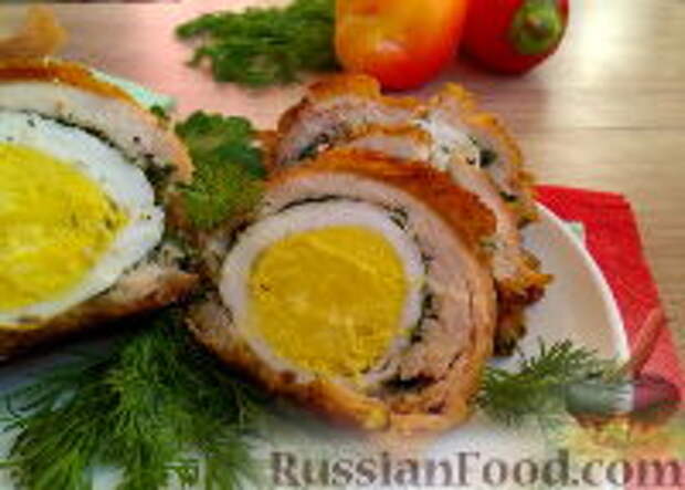 Фото к рецепту: Куриные рулетики с яйцом