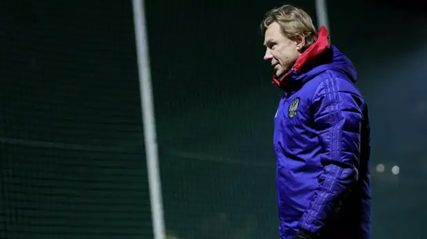 Карпин поделился ожиданиями от матча со сборной Словакии