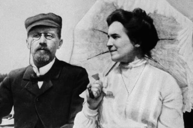 Антон Павлович Чехов и Ольга Леонардовна Книппер, 1902 год.