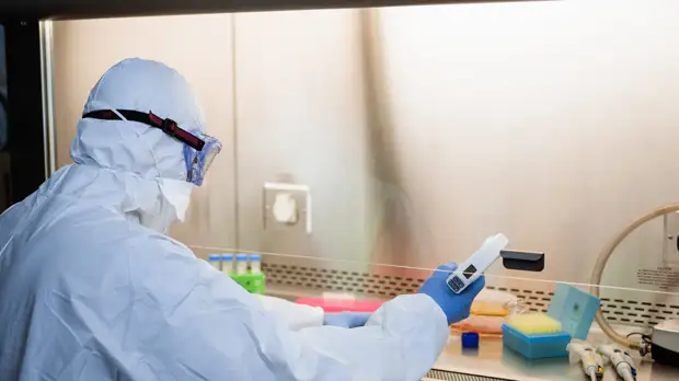 В России заявили о риске подъёма заболеваемости COVID-19 в конце января из-за «омикрона»