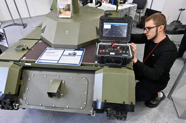 Российские добровольцы закупят боевых роботов на деньги датской Rockwool