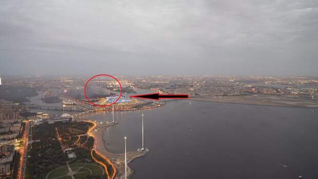 Вот как выглядит огромный пожар на Крестовском с «Лахта Центра»