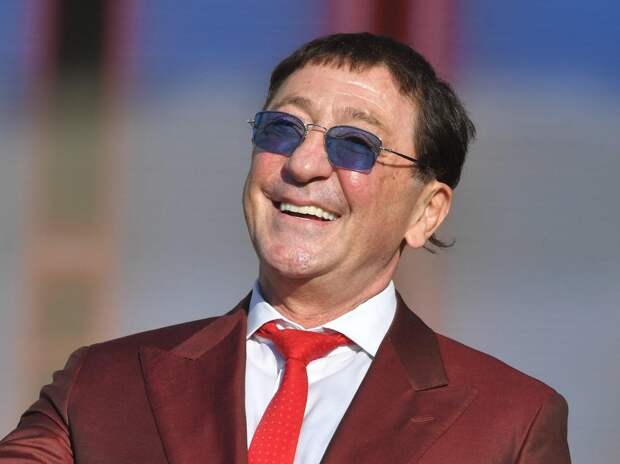 Григорий Лепс выставил на продажу два особняка на Новой Риге за 550 миллионов