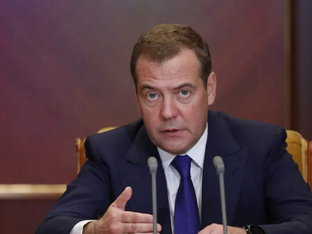 Медведев назвал удары по пусковым установкам РФ основанием для применения ядерного оружия