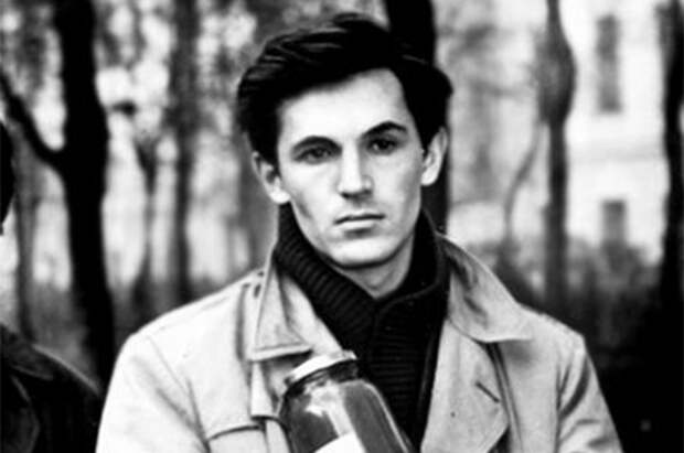 «Тот самый Вайс» и «дядя Вова»: пять знаковых ролей Станислава Любшина