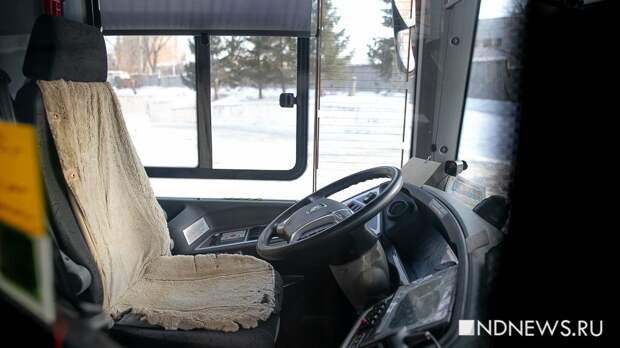 Водитель автобуса заехал на заправку вместе с пассажирами