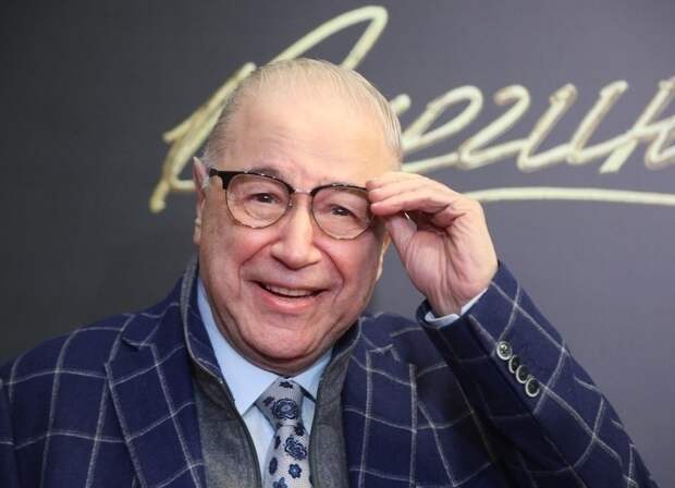 «Сразу видно чей»: в соцсетях обсуждают свежее фото сынишки Евгения Петросяна