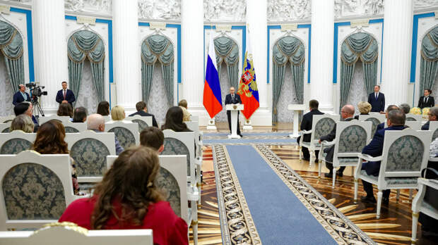 Гранты, стройки и квоты на кино: о чем говорили на Совете по культуре в Кремле