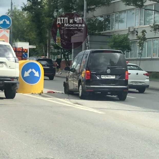 На улице Народного Ополчения водитель иномарки зазевался и устроил ДТП