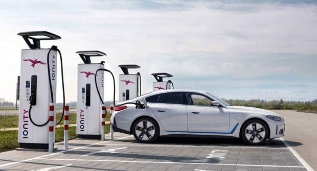 BMW остановилась на отметке в 600 км для своих электромобилей