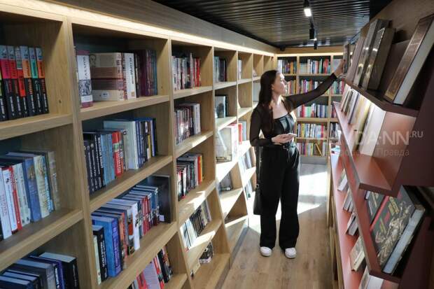 Библиотекарь Дарья Некрасова назвала 6 интересных книг о книжных магазинах