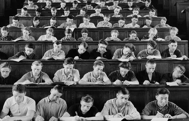 Старшее поколение убеждено, что в СССР студенты могли позволить себе на стипендию больше благ, чем современная молодежь, обучающаяся в вузах. Старшее поколение убеждено, что в СССР студенты могли позволить себе на стипендию больше благ, чем современная молодежь, обучающаяся в вузах.