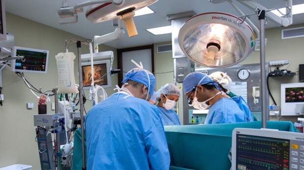 Хирурги Подмосковья провели более 300 уникальных операций при переломах