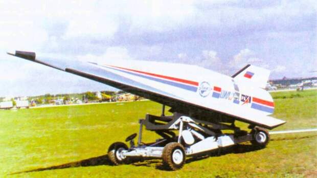 Проект гиперзвукового самолета "Игла" на криогенном топливе. Выставка МАКС-2005