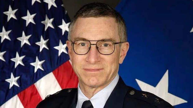 Знал слишком много об инопланетянах: в США ищут пропавшего генерала