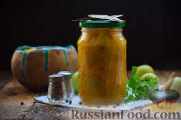 Фото к рецепту: Салат "Дунайский" из зеленых помидоров (на зиму)
