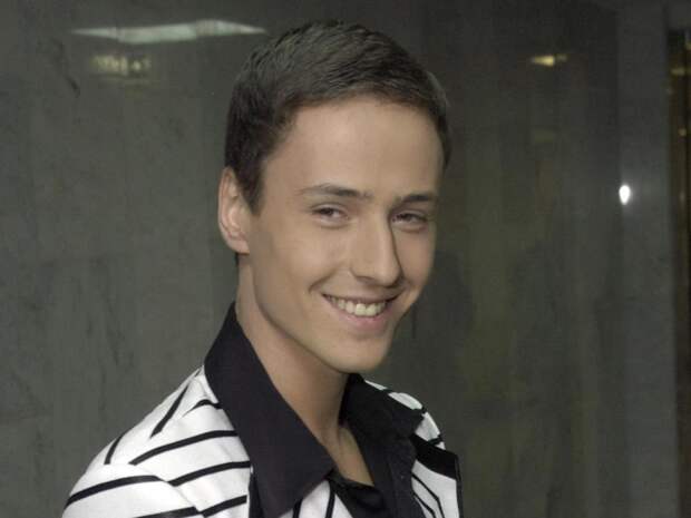 Помолодевший 46-летний Витас свел с ума поклонниц пикантным фото из постели