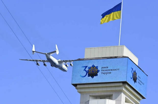 Новости стационара:Армия Украины на параде Дня незалежности показала себя во всей своей нищете