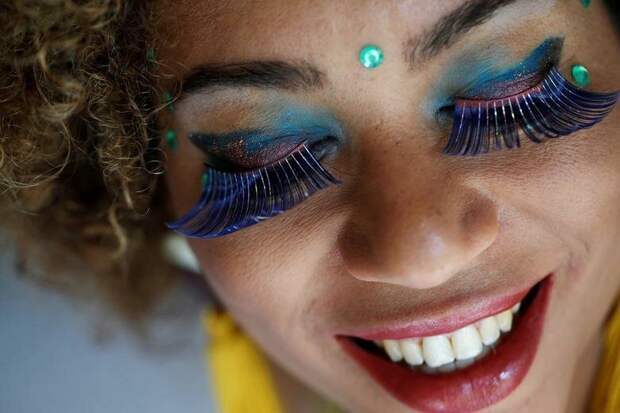 Одна из танцовщиц карнавала бразилия, в мире, карнавал, события, фото, фотоотчет, фоторепортаж