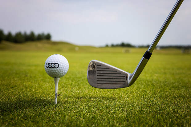 Audi e-tron golf weekend