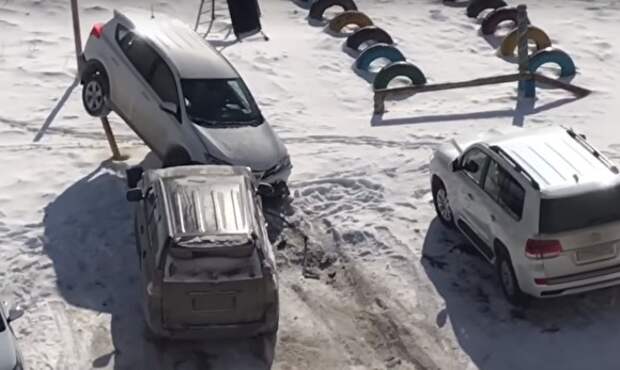 Картинки по запросу Мужчина устроил погром на автостоянке в Катав-Ивановске