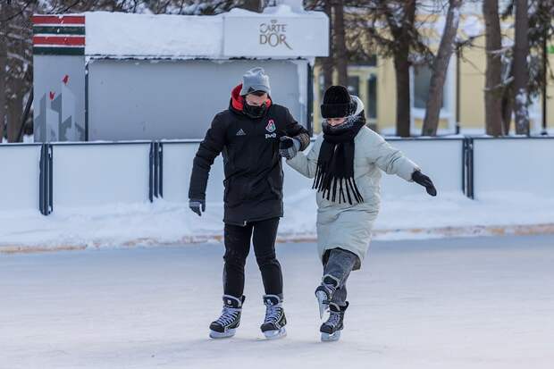 Катки в Новосибирске завершают работу из-за потепления