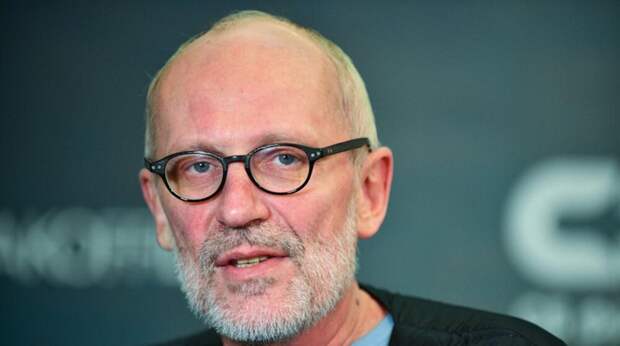 Гордон заявил, что не видит ничего плохого в браке с 23-летней девушкой