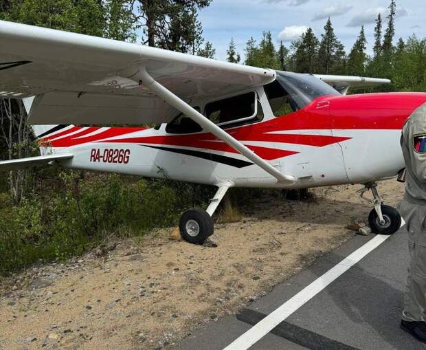 Легкомоторный самолёт Cessna вынужденно сел на автотрассу в Мурманской области