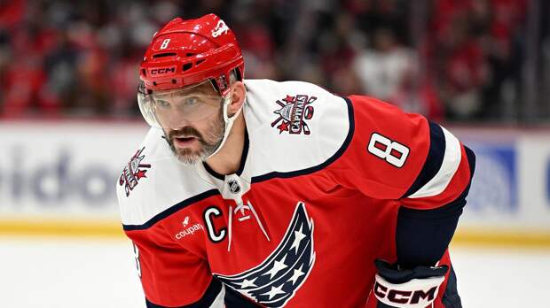 Овечкин оформил дубль, забросив шайбу в падении в матче с «Филадельфией»