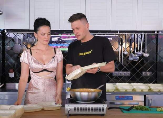 Курица карри с рисом от шоумена Валика Михиенко и Даши Астафьевой