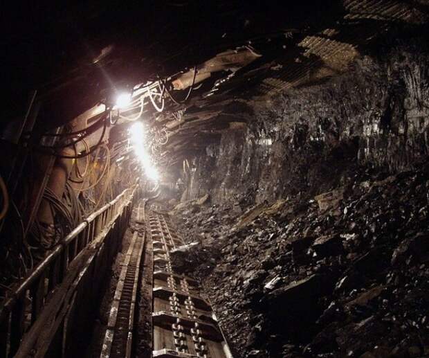 На шахте в Кузбассе произошло обрушение из-за выброса метана, трое шахтеров погибли