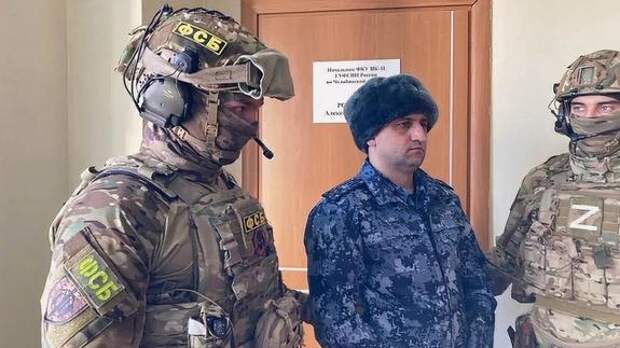 «Хозяин зоны» станет простым «зэком» за систематические взятки