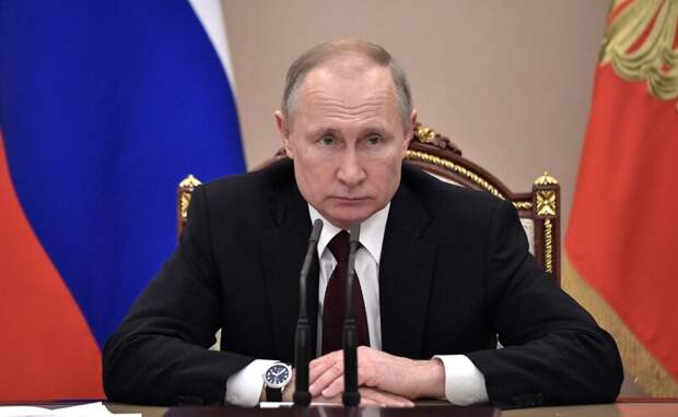 Путин поручил вдвое увеличить МРОТ к 2030 году