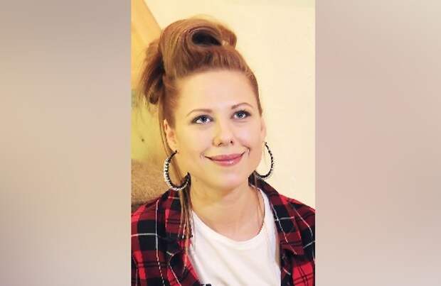 Певица Юта сыграла в спектакле «Данькина каска» о бойцах СВО