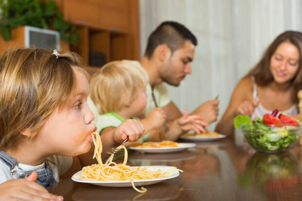 Врач Рахимова: чаще всего ребенок может подавиться при приеме пищи